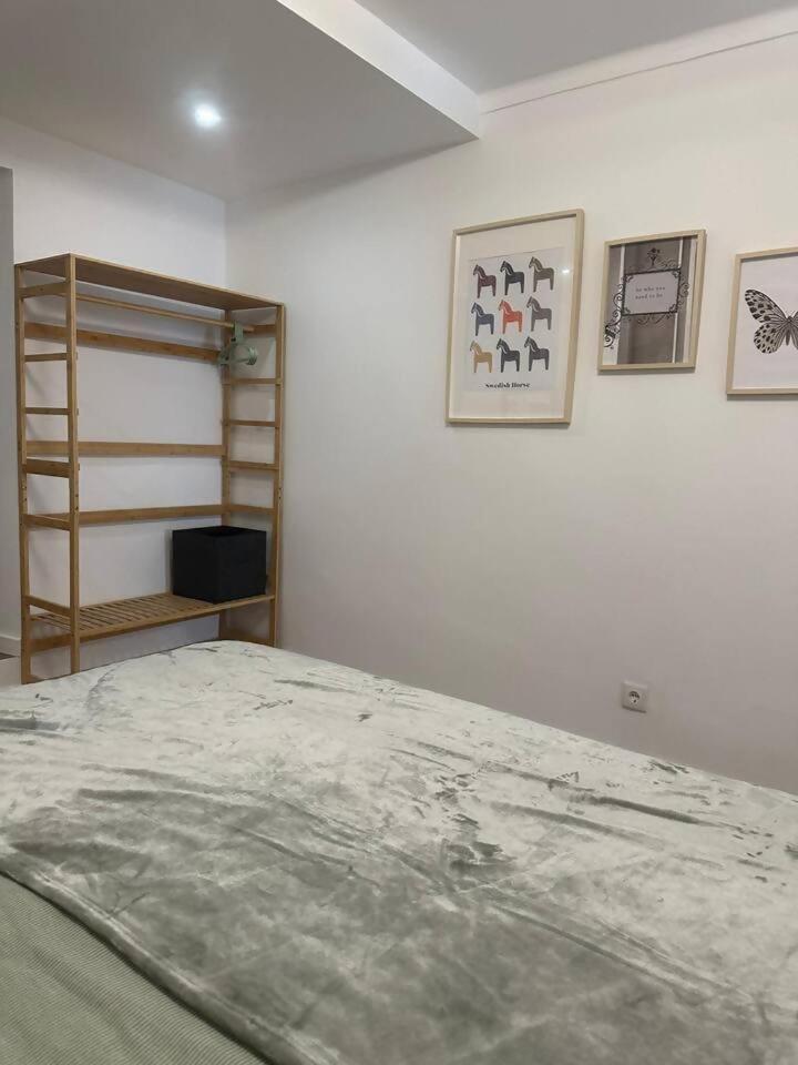 Stylish Renovated Apartment In Chiado Lisboa Exterior foto