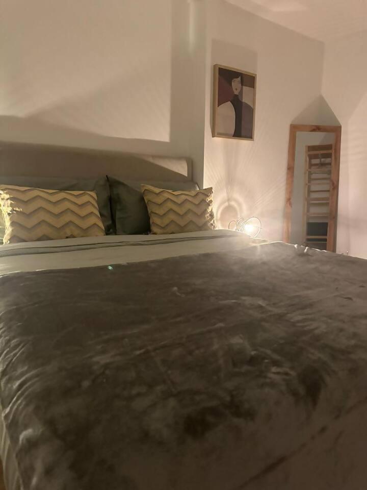 Stylish Renovated Apartment In Chiado Lisboa Exterior foto