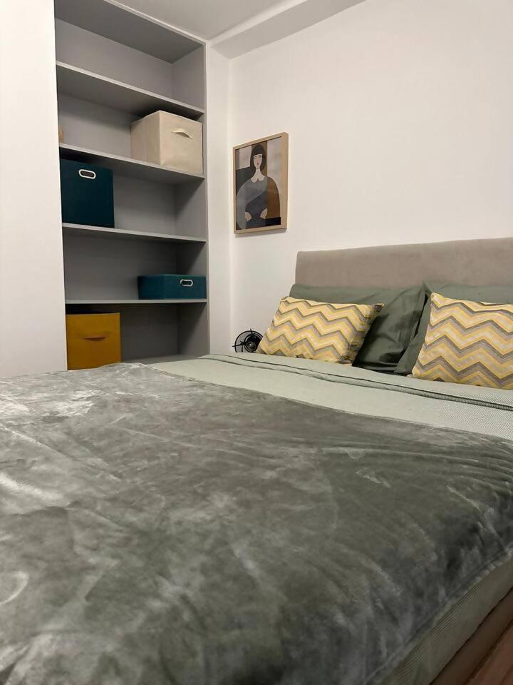 Stylish Renovated Apartment In Chiado Lisboa Exterior foto