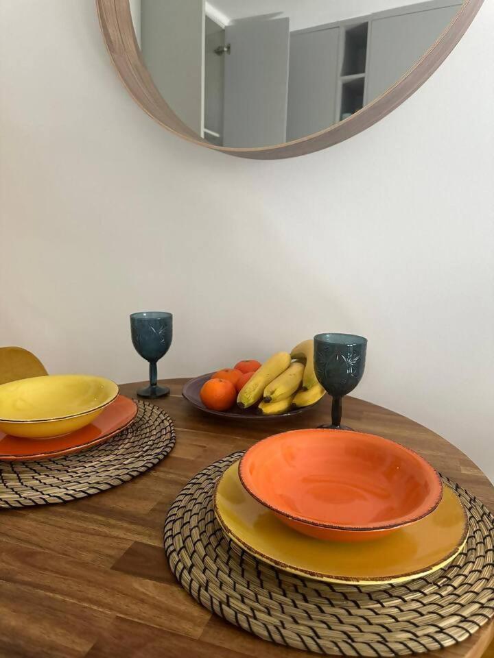 Stylish Renovated Apartment In Chiado Lisboa Exterior foto